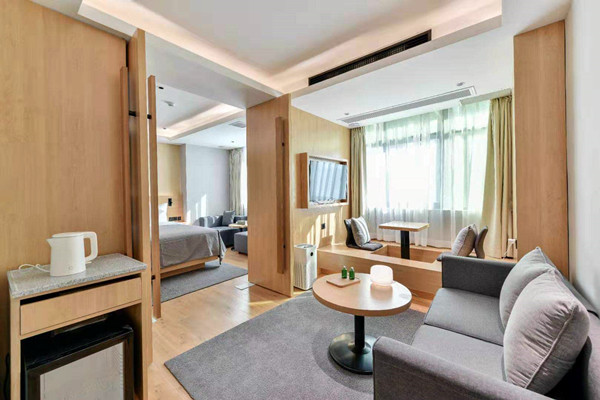 客房控制系統是一套簡單的控制程序？